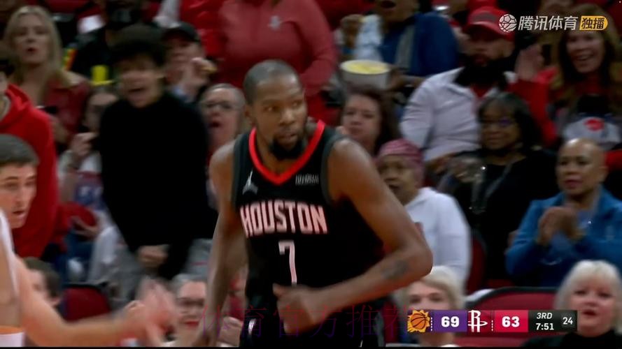 阿门发动快速反击 杜兰特跟进单臂暴扣 阿门发动快速反击 杜兰特跟进单臂暴扣